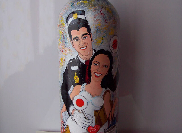 caricatura sposi matrimionio su bottiglia magnum